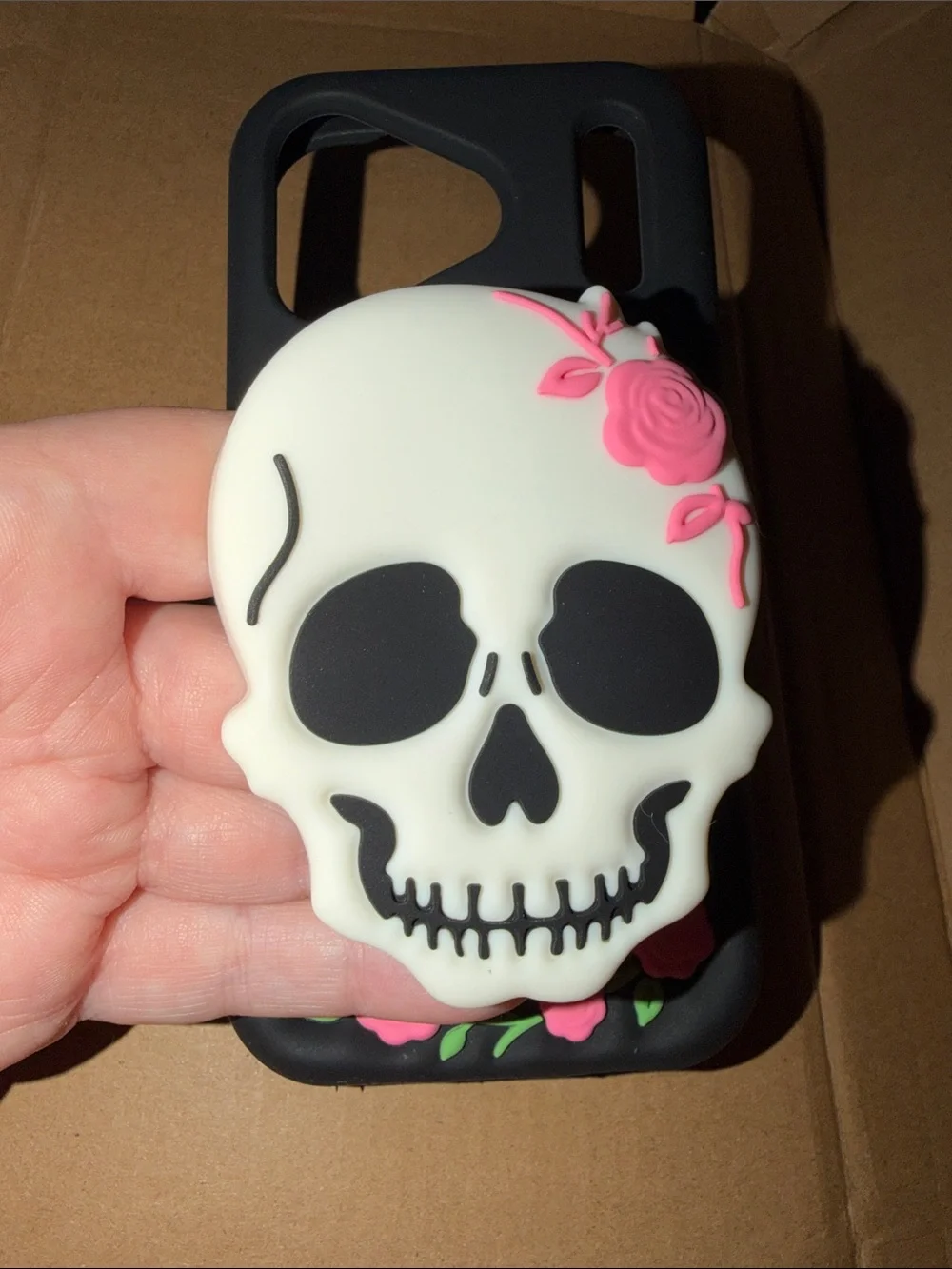 Skull & Roses Silicone Phone Case with Silicone Skull Pop Grip for iPhone 17 Pro